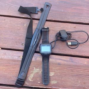 Garmin Forerunner 910XT heart rate monitor